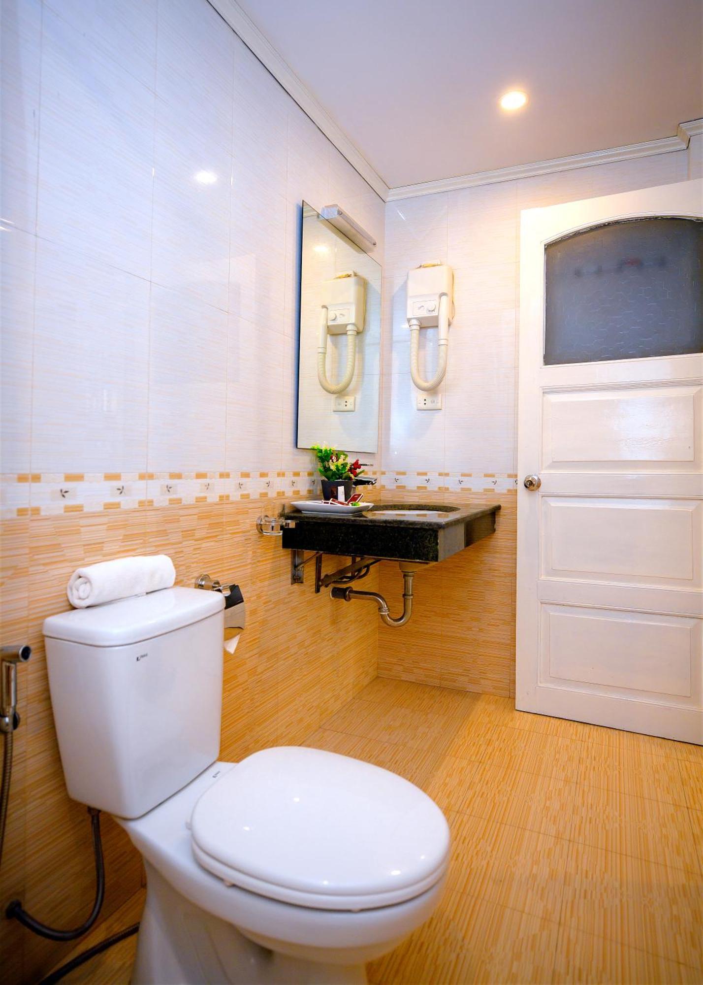 Royal Hotel Ha Noi Ханой Екстериор снимка